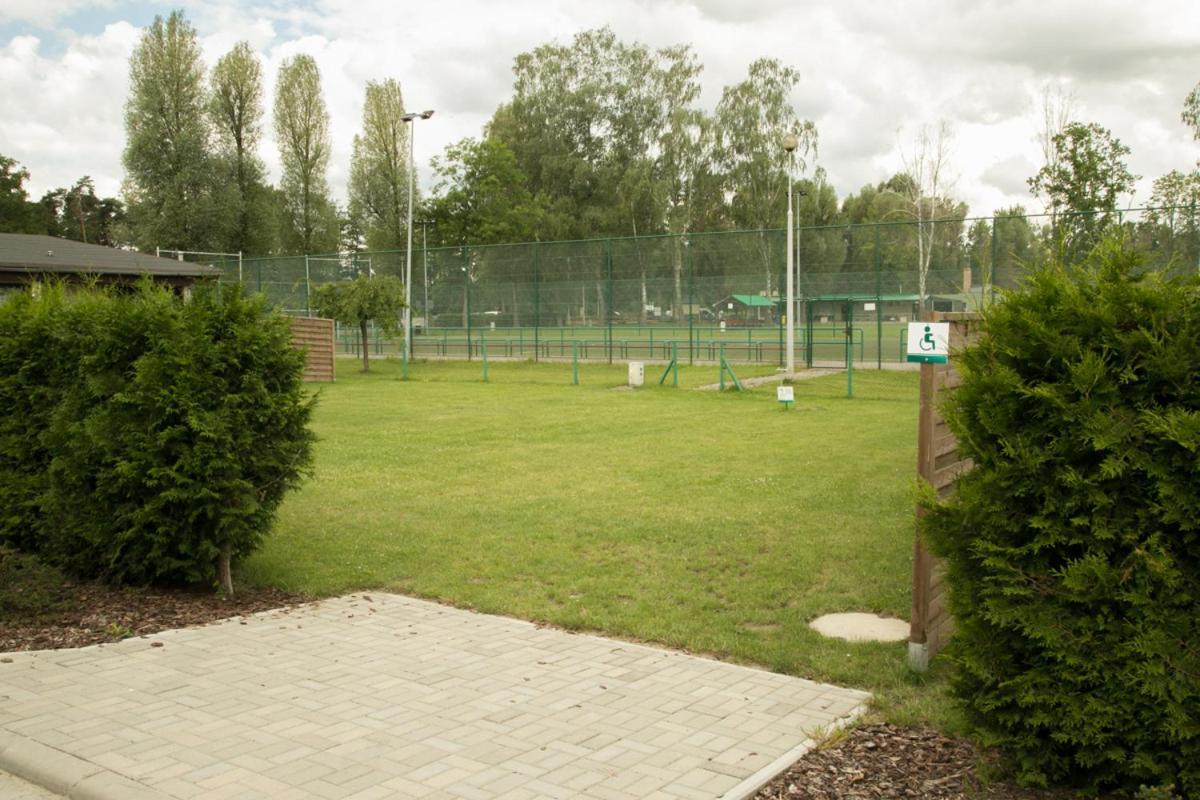 Camping Oaza Blonie Kornik Domki Standard Plus - 3 Pokoje Esterno foto
